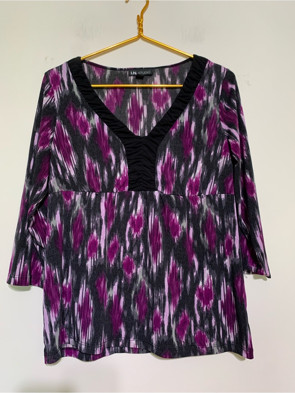 I.N. Studio Purple and Black V-Neck Printed Tunic Large